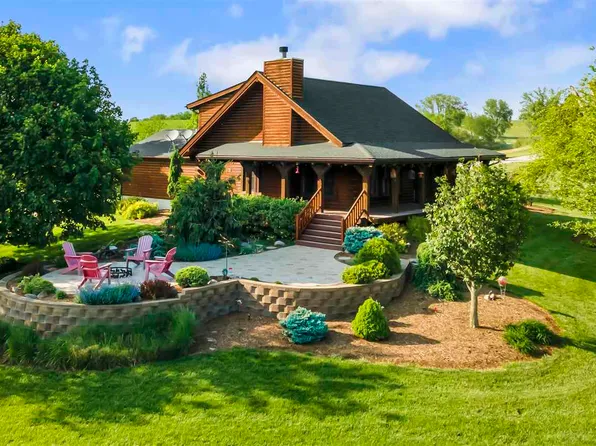 1053 I Ave, Marengo, IA 52301