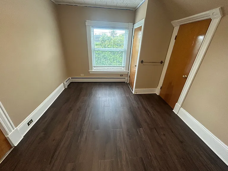 219 Mammoth Rd #1 — Photo 10
