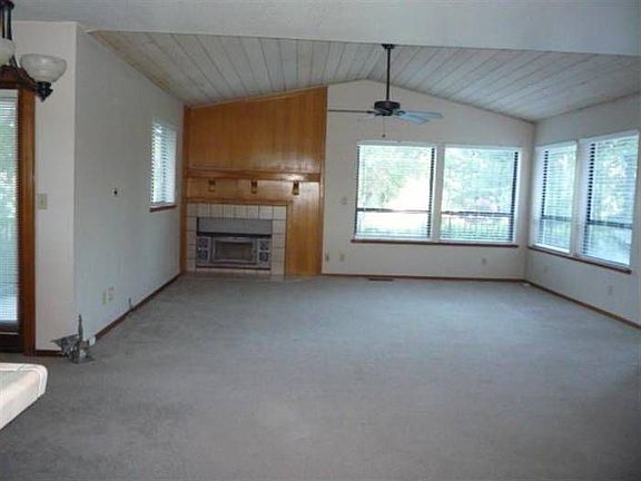 4th image of 19108 Wildflower Dr