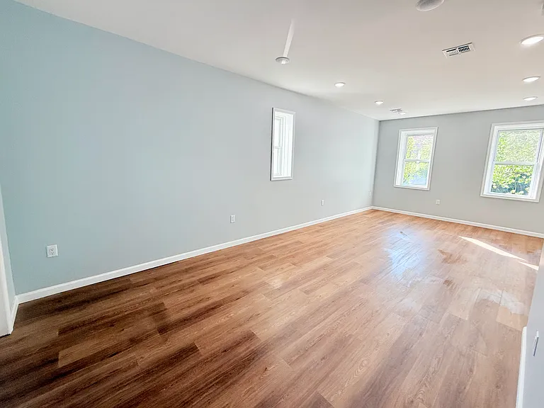 13 Roosevelt Ave #A — Photo 18