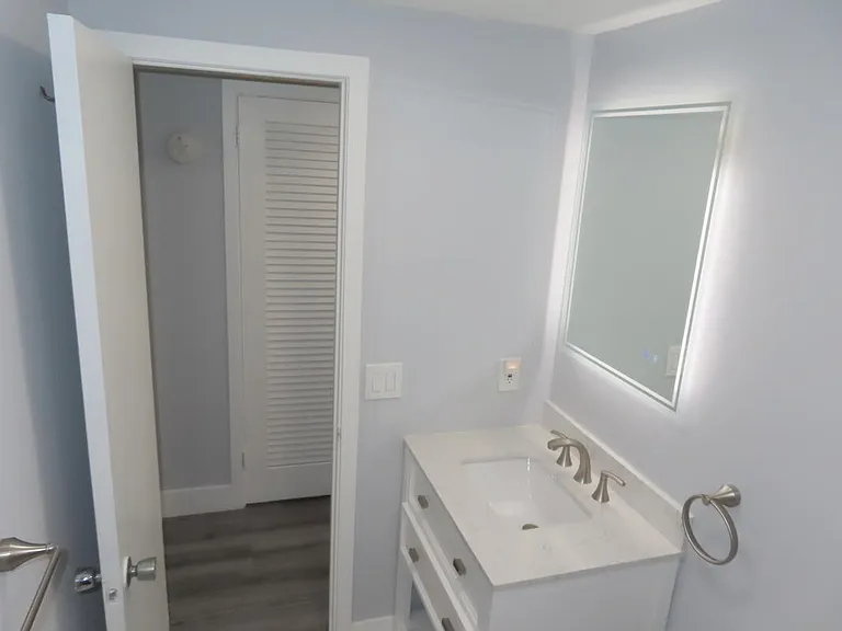 101 Hastings E #G — Photo 10