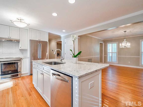 5th image of 3910 Wentworth Dr