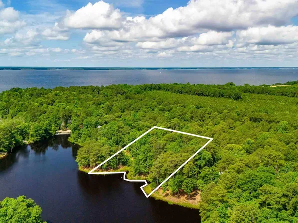 6 Elizabeth Road, Arapahoe, NC 28510