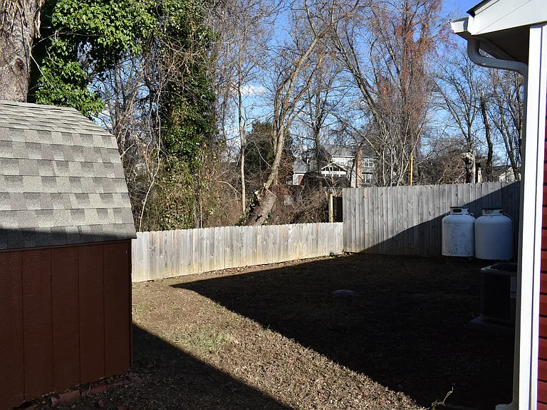 315 Pond View Ln — Photo 6