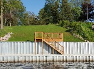 813 Holiday Dr, Sandwich, IL 60548