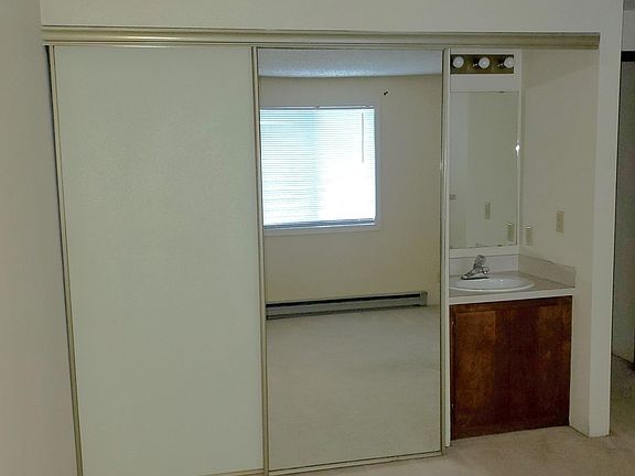5th image of 2310 Douglas Ave APT 2