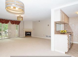 21 Little Oak Ln, Rocky Hill, CT 06067