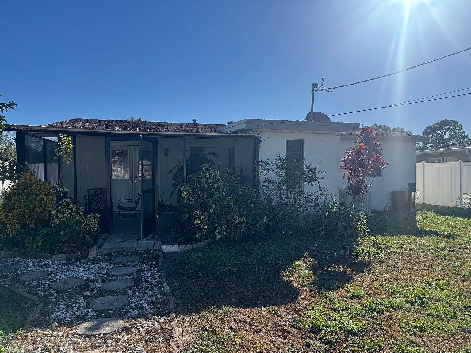 3 bed, 1250 sqft, $2,000 — Photo 4