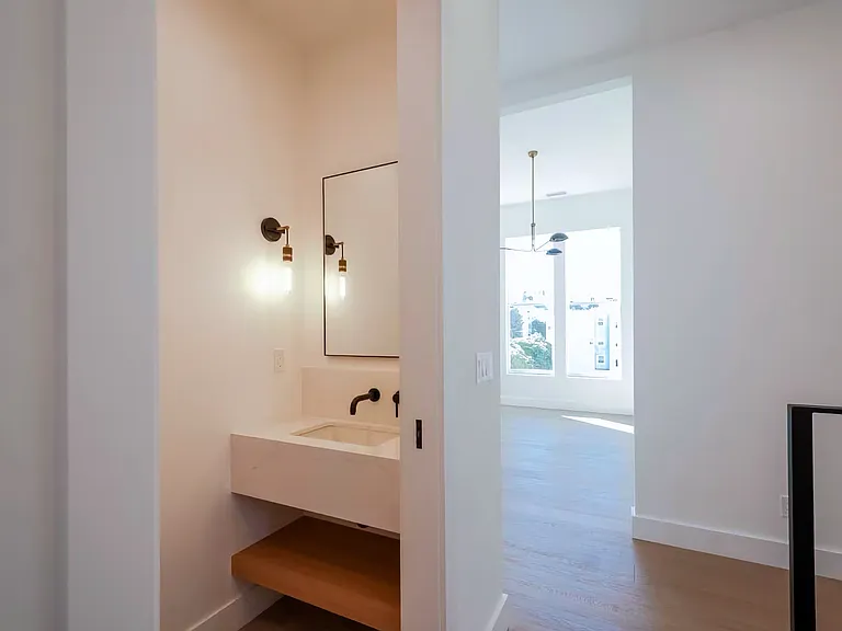 1502 Golden Gate Ave — Photo 29