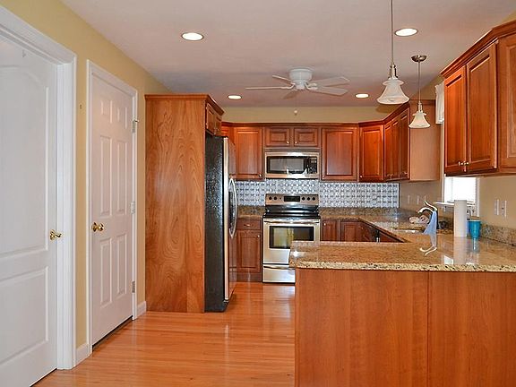 5th image of 273 Cheshire Dr