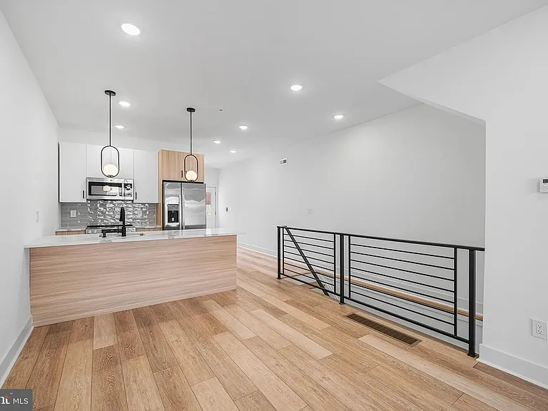 1216 N 28th St #1 — Photo 10