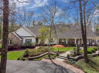 6 Grosvenor Pl, Farmington, CT 06032