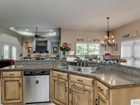 4th image of 6101 Lake Cove Dr