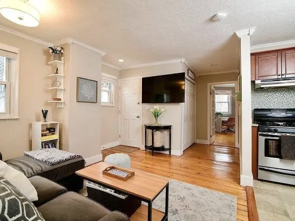 206 Bunker Hill St #3, Charlestown, MA 02129