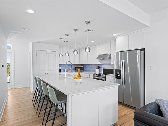 5th image of 38 Mazatlan Dr APT 11