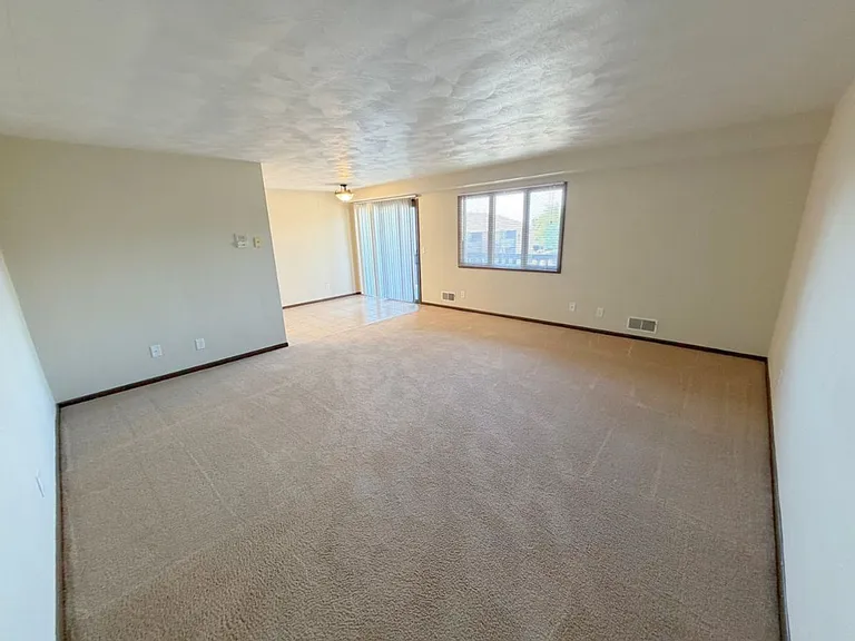 483-491 Lovers Lane; Country Clb #4401-4409-4516 — Photo 3