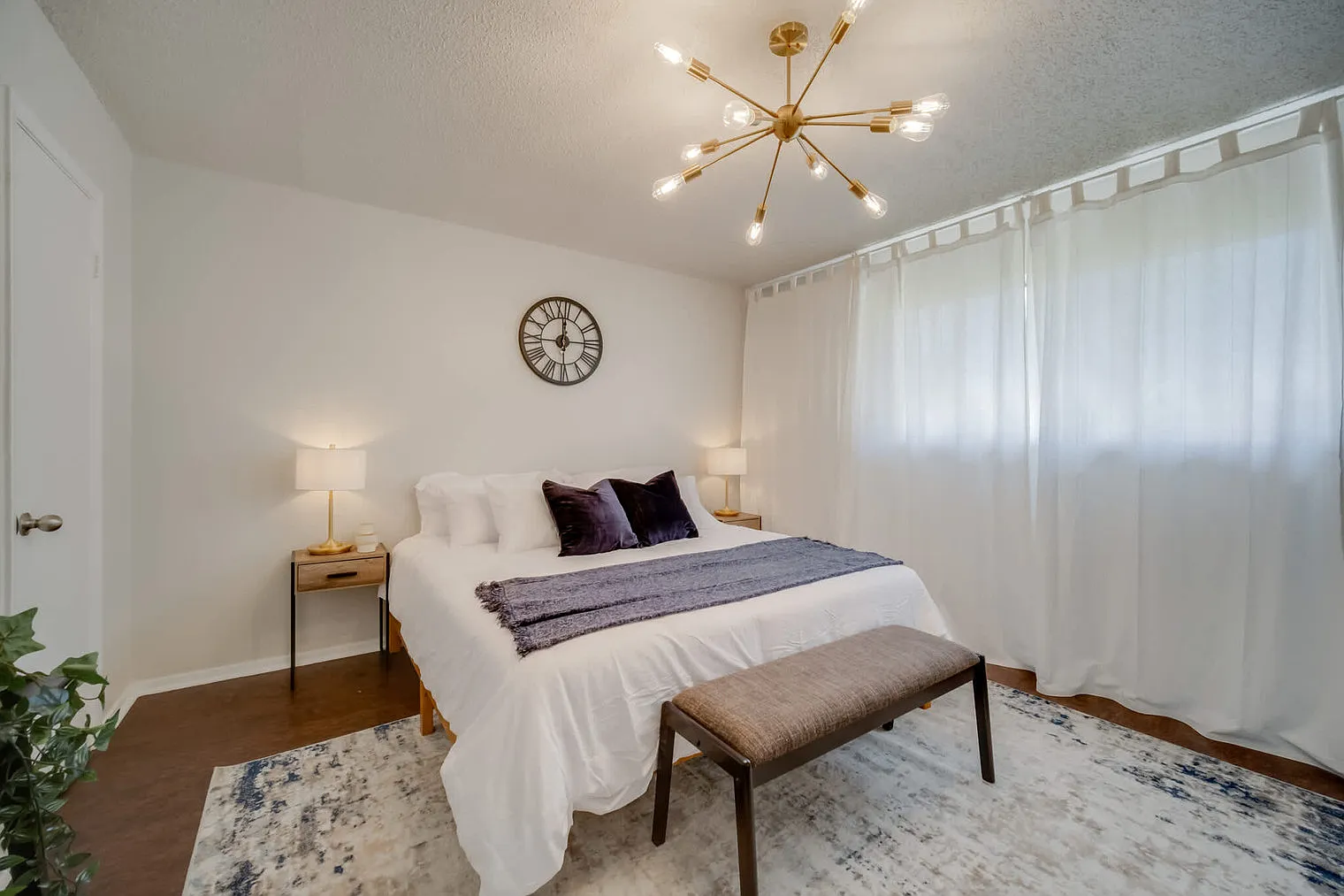 4 bed, 2.0 bath, 1323 sqft, $5,911 — Photo 4