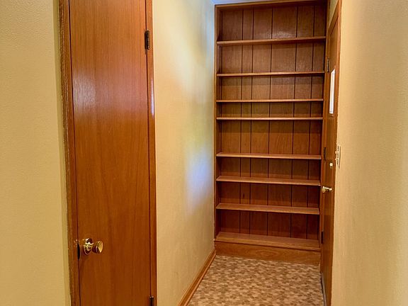 2nd image of 1115 Elmhurst Ave