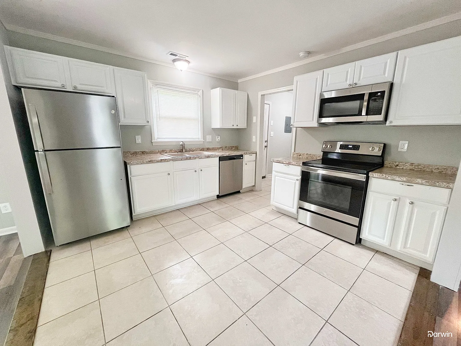 3 bed, 2.0 bath, 1165 sqft, $2,150 — Photo 4