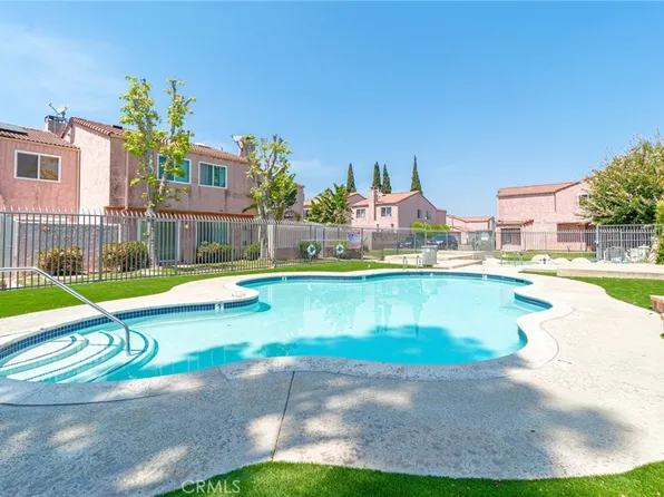 126 Racquet Club Dr, Compton, CA 90220