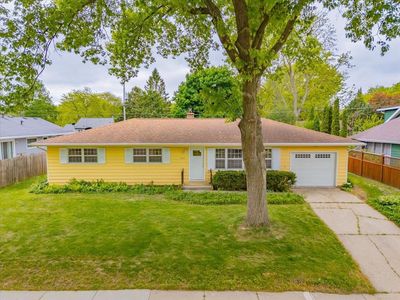 6911 Prairie Drive, Middleton, WI, 53562