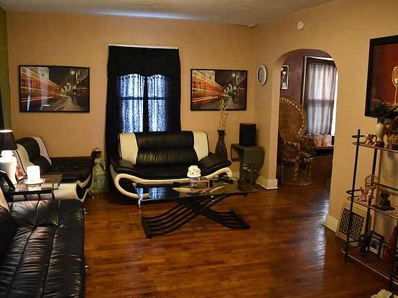 2nd image of 455 E Stockbridge Ave