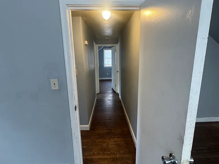219 Lexington Pkwy N — Photo 9