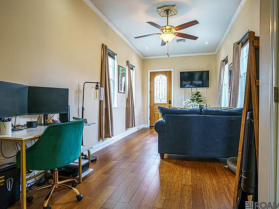 4th image of 2656 Pressburg St