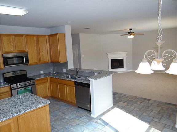 5th image of 3076 Bigleaf Dr