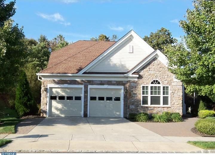 1st image of 74 Lowell Dr