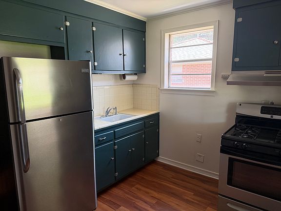 3rd image of 101 Narcissus St