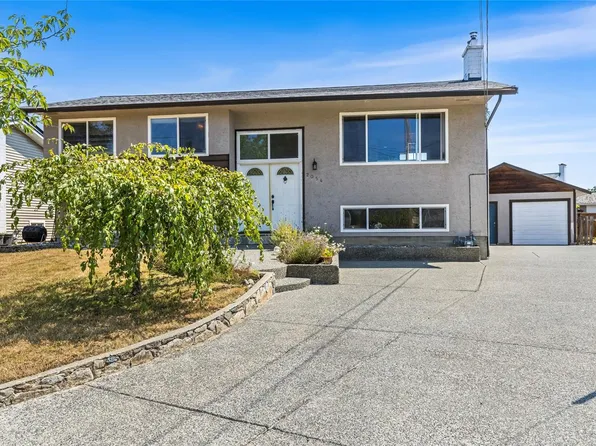 2054 Piercy Ave, Sidney, BC V8L 2K5