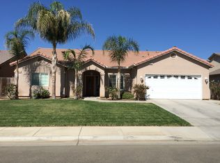 1554 W Norfolk Dr, Hanford, CA 93230