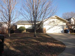 1614 S Chateau St, Wichita, KS 67207