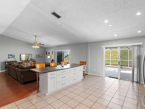 5th image of 14217 Kensington Ct