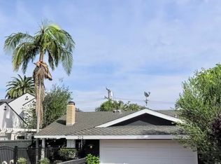 212 Magnolia St, Costa Mesa, CA 92627