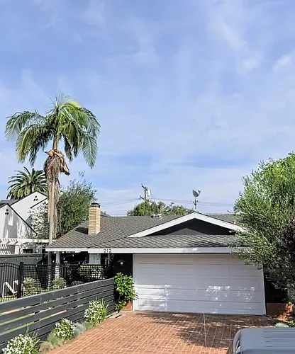 212 Magnolia St Photo 1