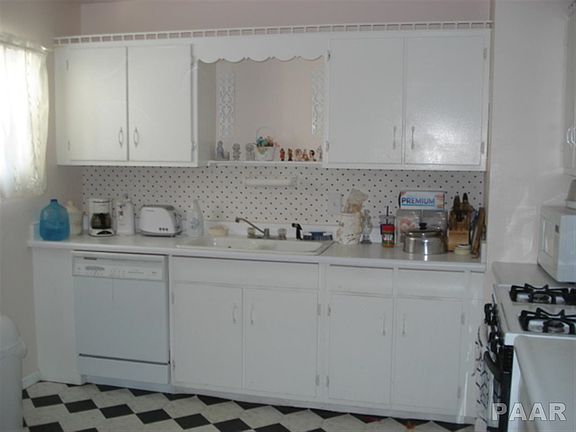 4th image of 5702 N Terrace Ct