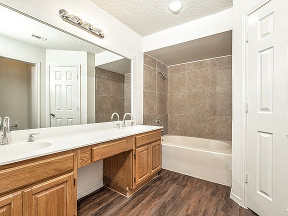 5th image of 1709 Huntington Dr