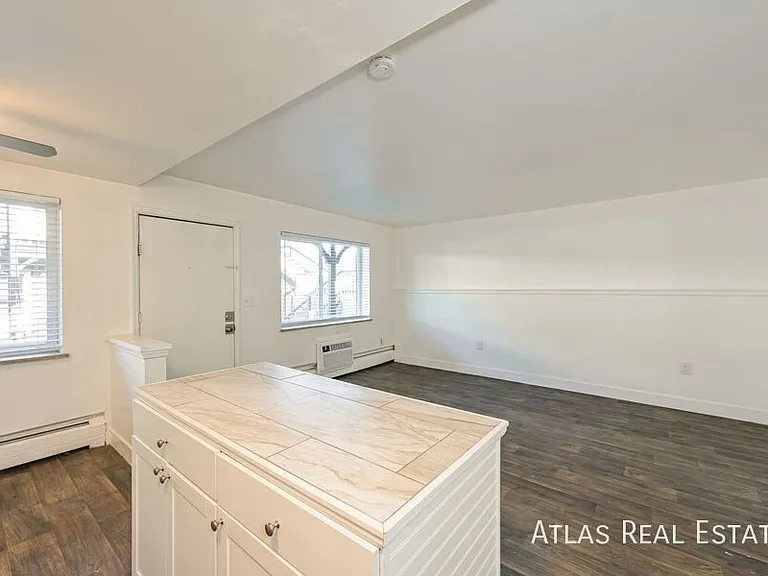 132 W Ida Ave — Photo 5