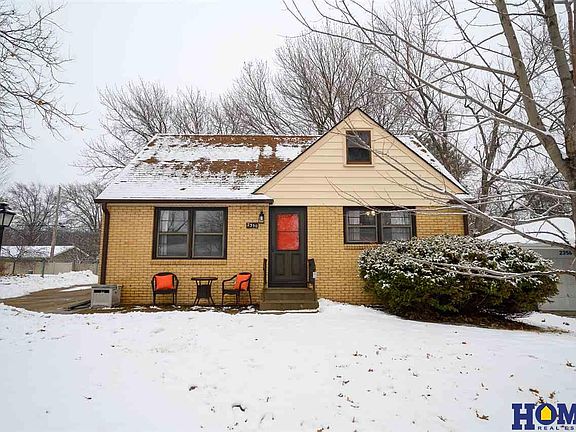 5th image of 2350 Burnham St
