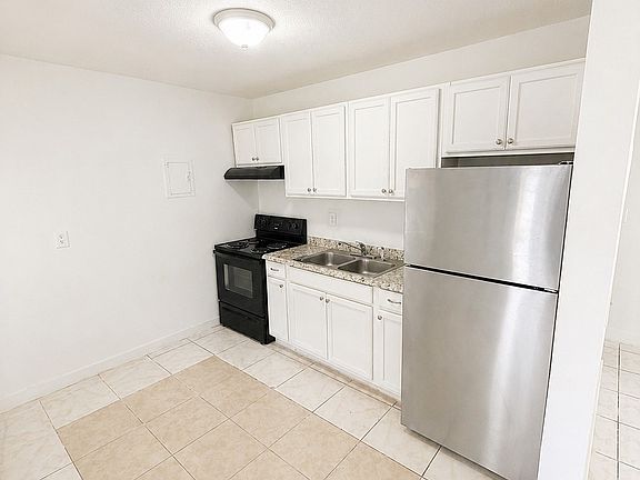 3rd image of 2791 NW 15th Ct #B