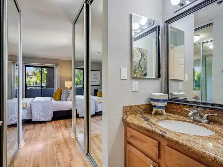 880 E Fremont Ave — Photo 9