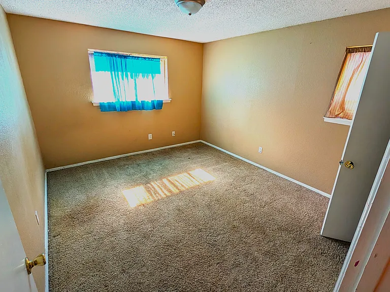 821 Gregory Ave — Photo 13