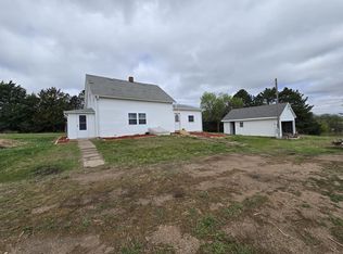 T 1136th Rd, Blue Hill, NE 68930