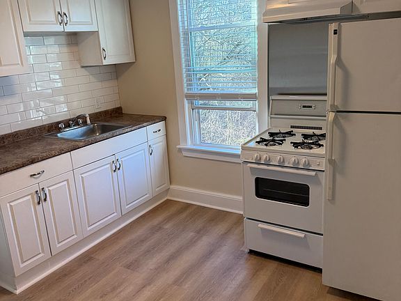 2nd image of 105 White Rock Rd Unit 10