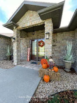 5 bed, 3.0 bath, $7,200 — Photo 2