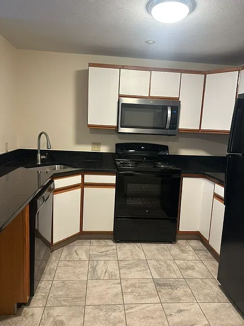 1 bed, 750 sqft, $1,700 — Photo 2