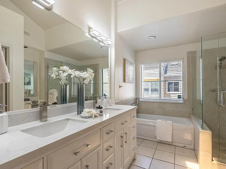 441 Camille Cir #12 — Photo 20