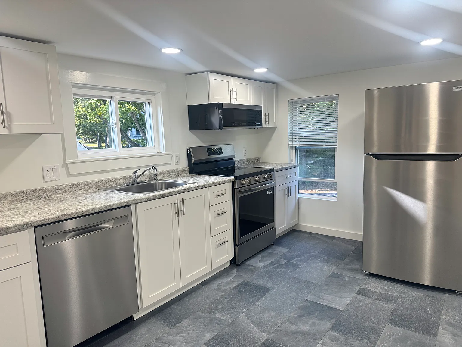 1 bed, 700 sqft, $2,600 — Photo 3